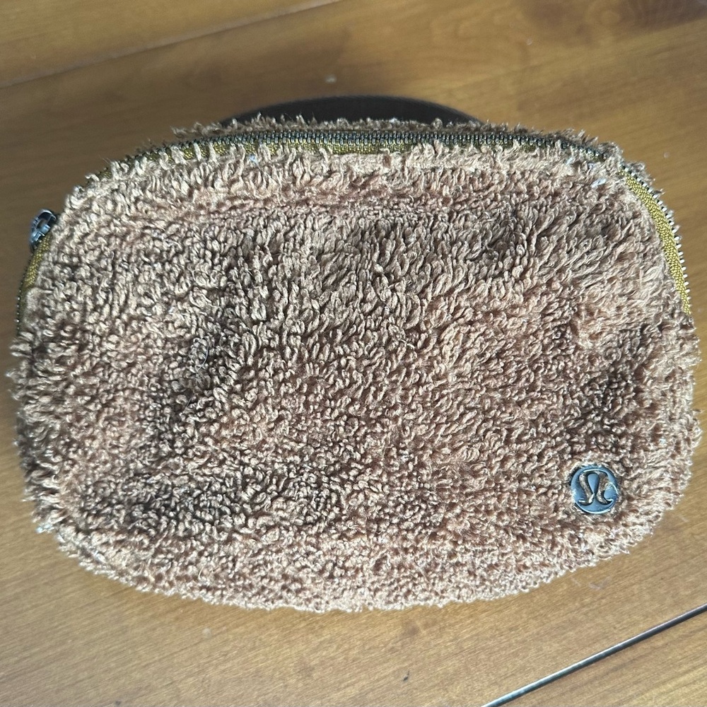 Lululemon Everywhere Belt Bag Fleece